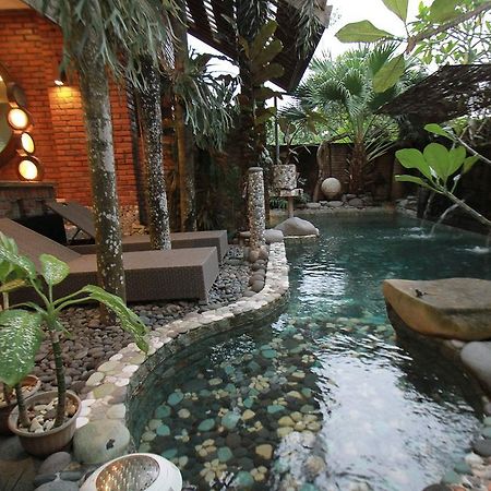 Villa Dayins Улувату Экстерьер фото